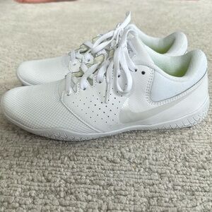 Women’s Nike Sideline Cheer Shoes Like New Size 5